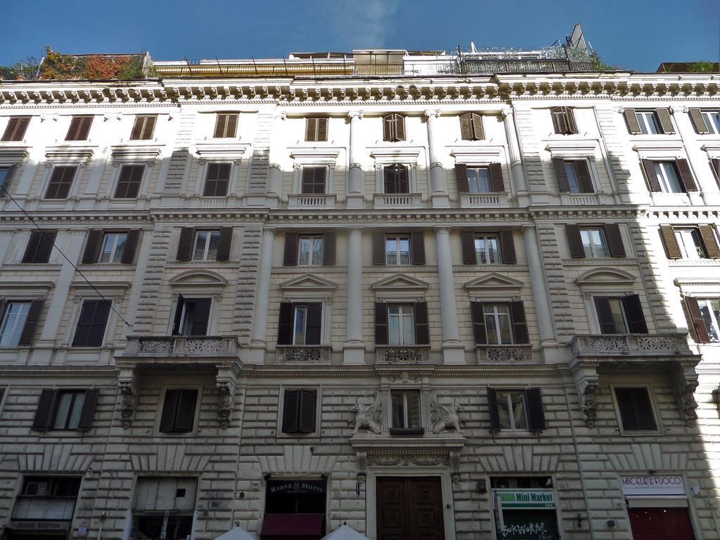 325 Rooms Ai Fori روما المظهر الخارجي الصورة
